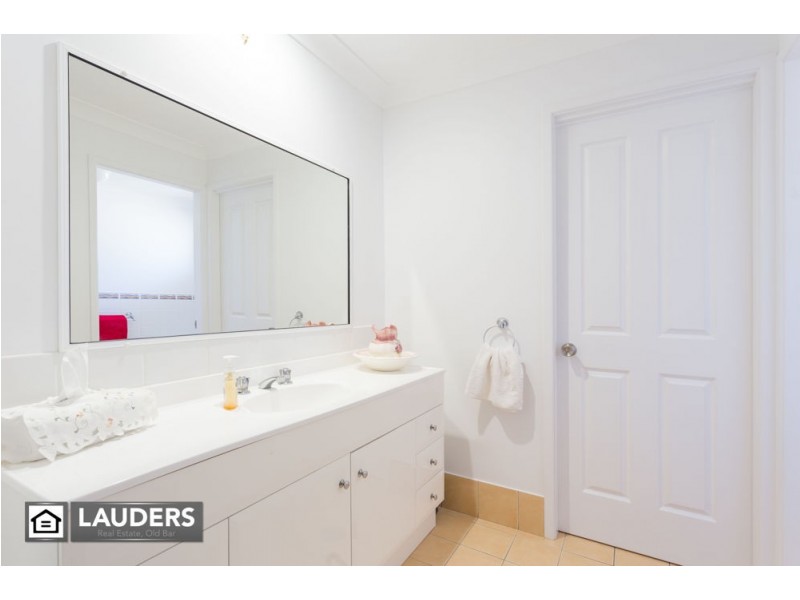 21 Mistral Place, Old Bar NSW 2430