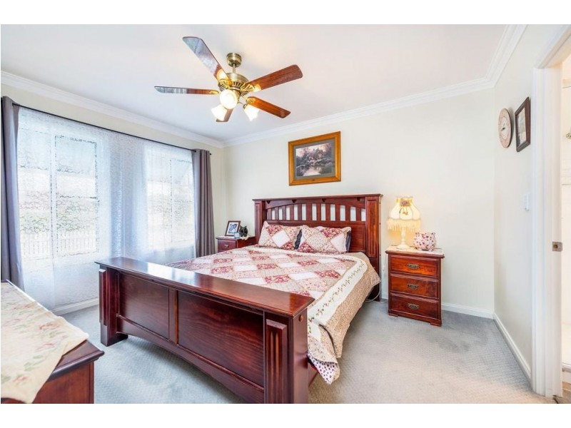 21 Farleigh Street, Old Bar NSW 2430