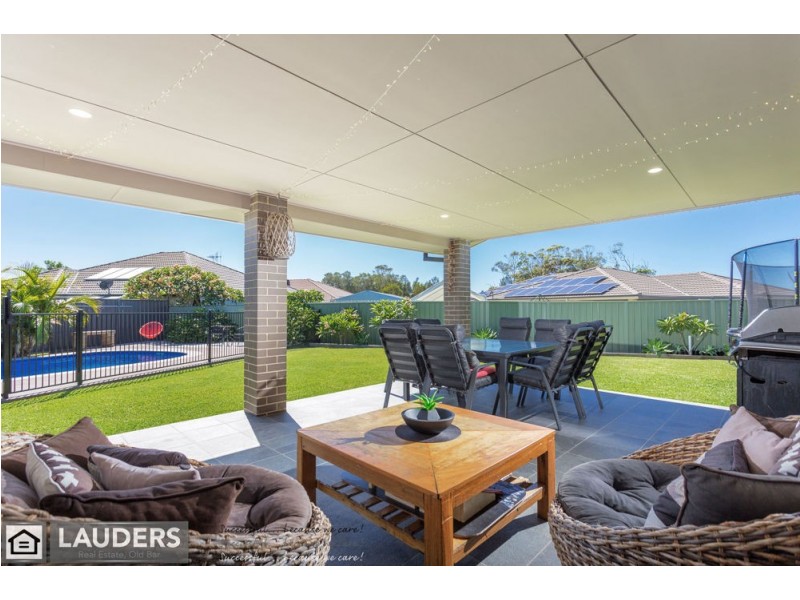41 Bluehaven Drive, Old Bar NSW 2430