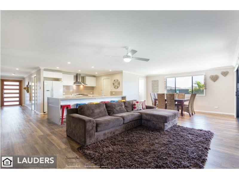 41 Bluehaven Drive, Old Bar NSW 2430