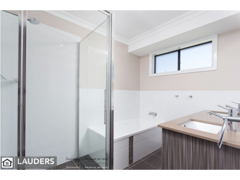 41 Bluehaven Drive, Old Bar NSW 2430