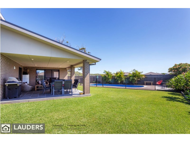 41 Bluehaven Drive, Old Bar NSW 2430