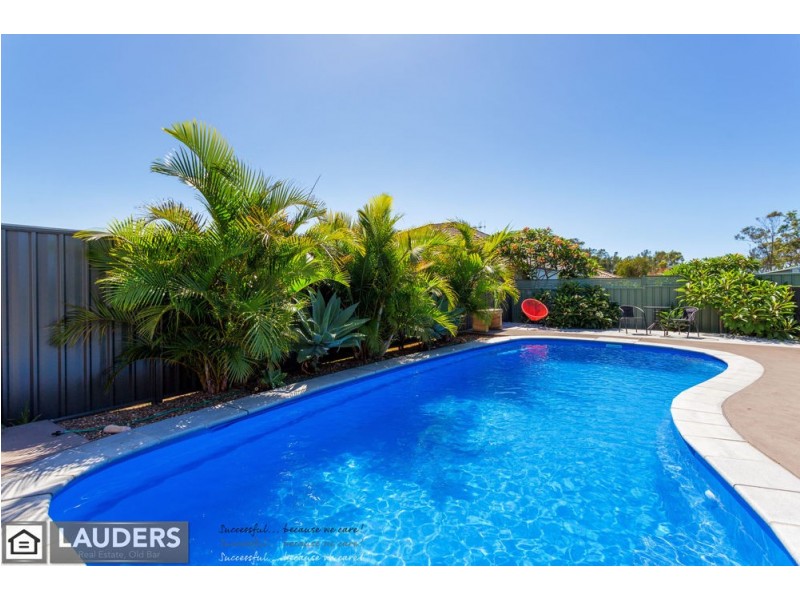 41 Bluehaven Drive, Old Bar NSW 2430