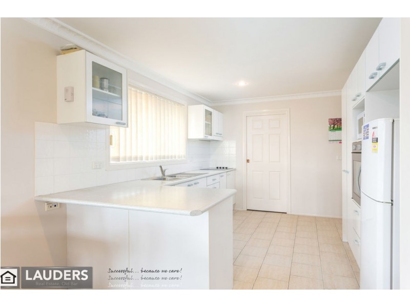1/76 Old Bar Road, Old Bar NSW 2430