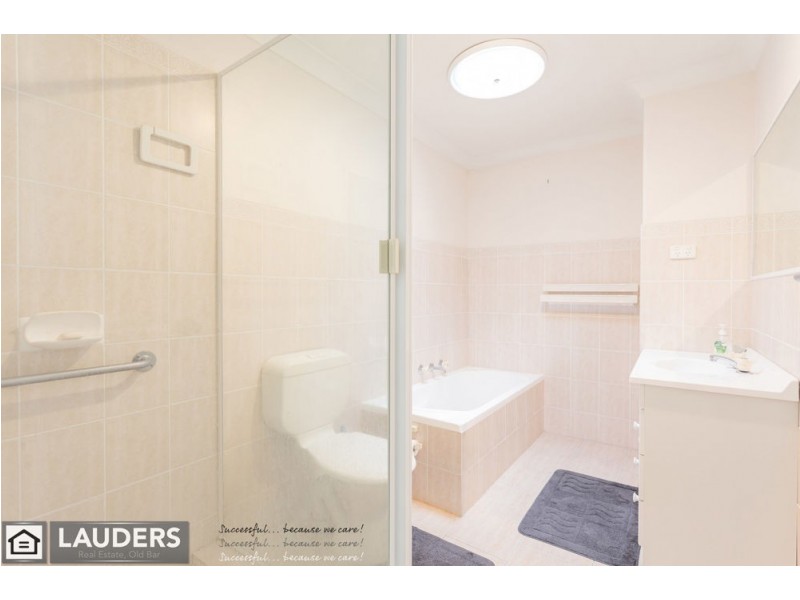 1/76 Old Bar Road, Old Bar NSW 2430