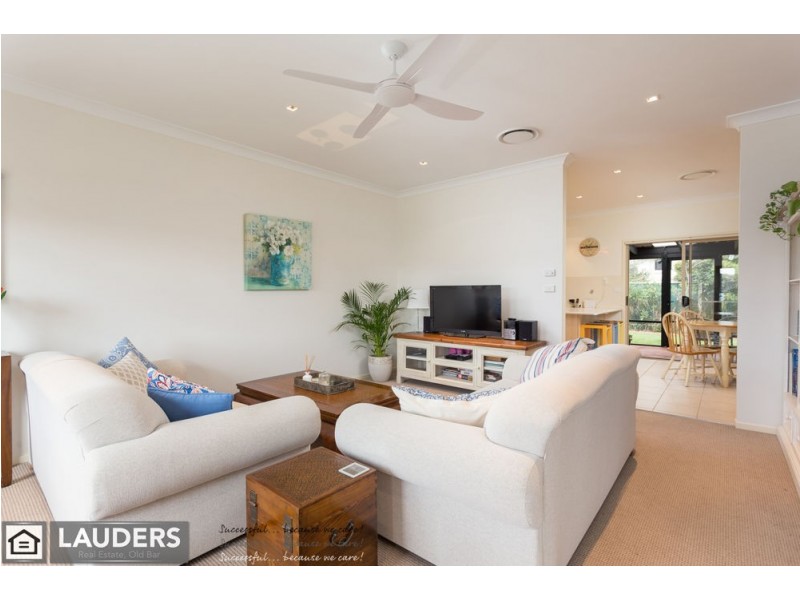 33 Medowie Road, Old Bar NSW 2430