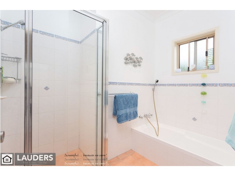 33 Medowie Road, Old Bar NSW 2430