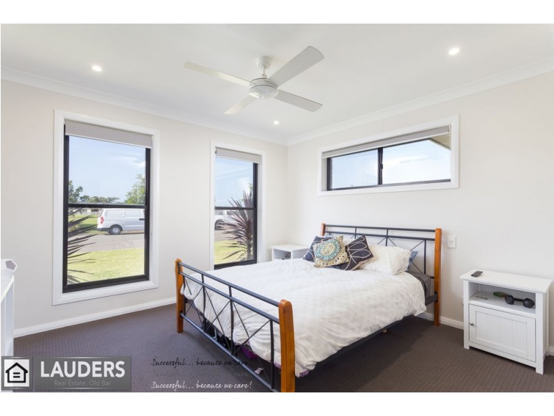 26 Bluehaven Drive, Old Bar NSW 2430