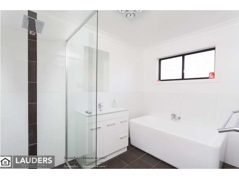 26 Bluehaven Drive, Old Bar NSW 2430