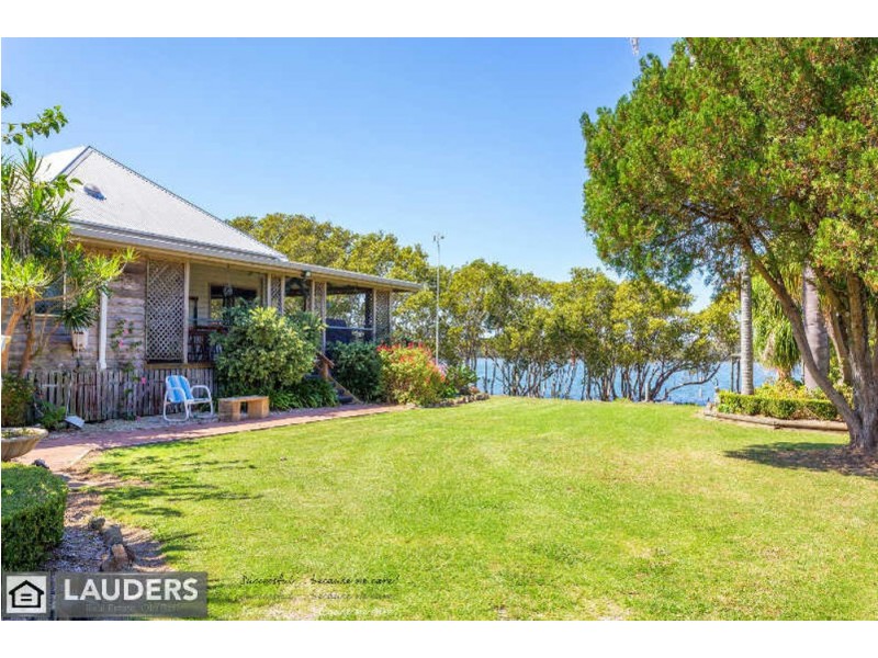 273 Cowans Lane, Oxley Island NSW 2430