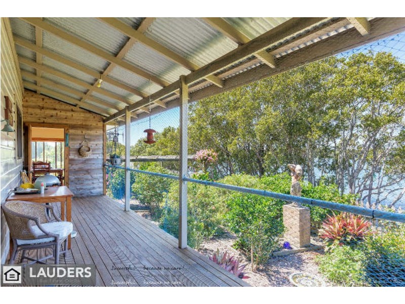273 Cowans Lane, Oxley Island NSW 2430