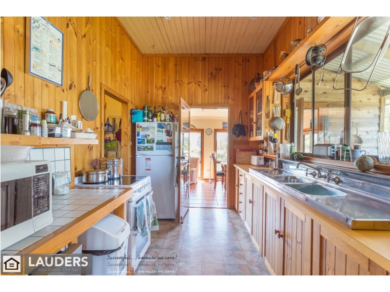 273 Cowans Lane, Oxley Island NSW 2430