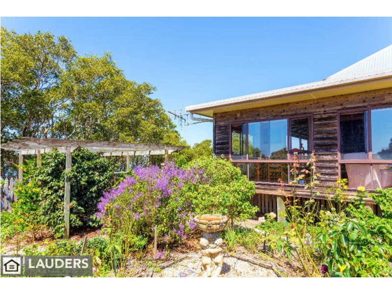 273 Cowans Lane, Oxley Island NSW 2430