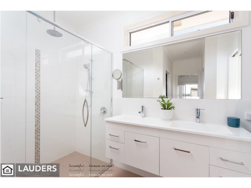 13 Hall Street, Old Bar NSW 2430