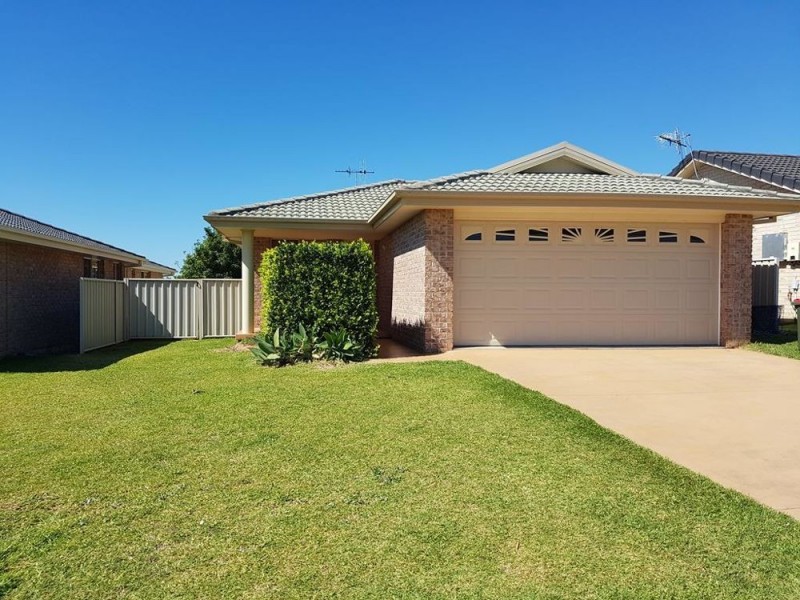 17 Bluehaven Drive, Old Bar NSW 2430