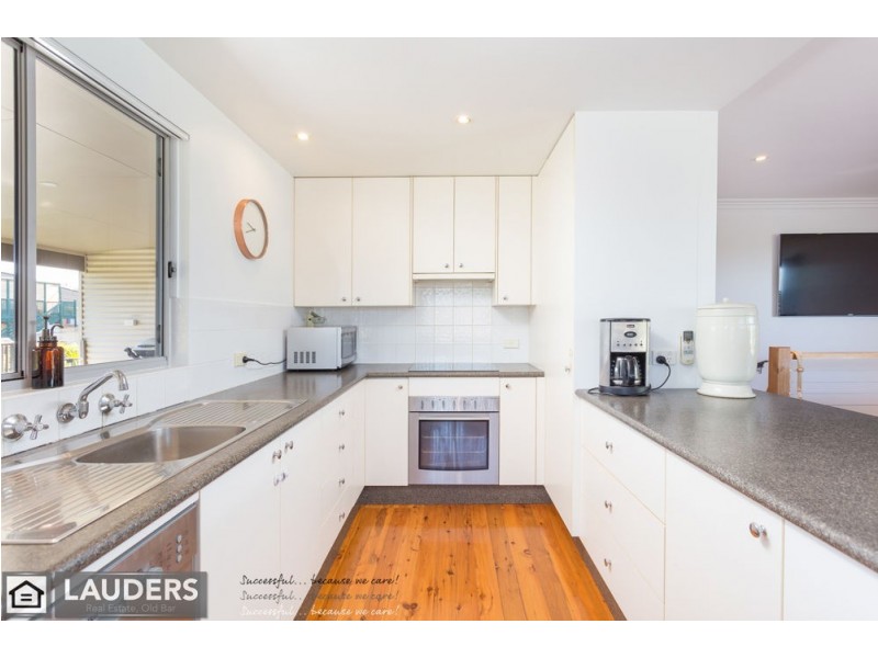 15 Smith Street, Old Bar NSW 2430