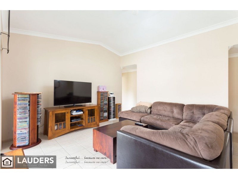 4 Ivy Crescent, Old Bar NSW 2430