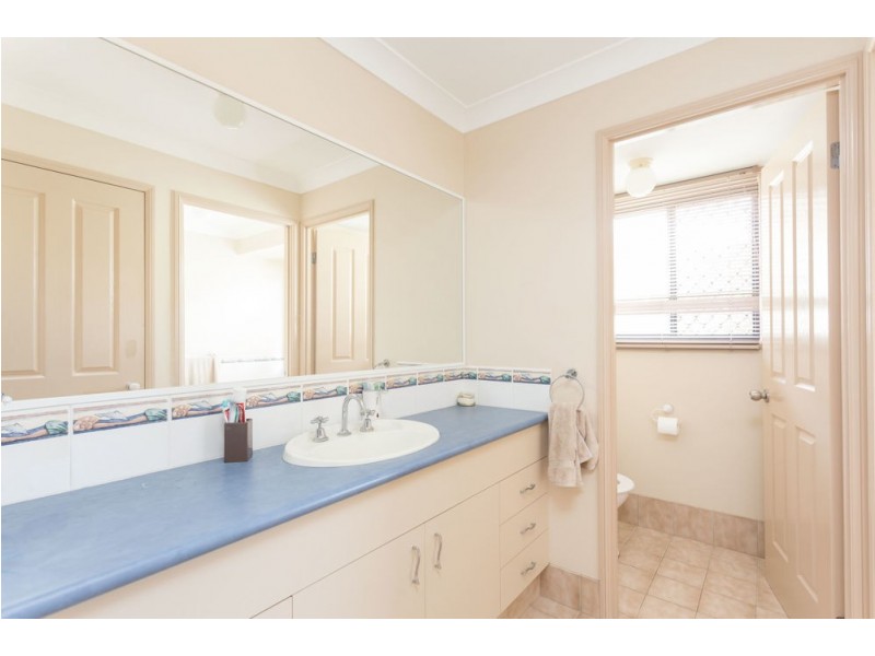 4 Ivy Crescent, Old Bar NSW 2430