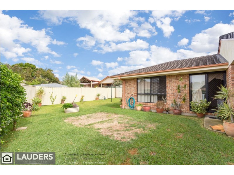 4 Ivy Crescent, Old Bar NSW 2430