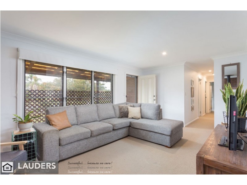 71 Waterman Street, Old Bar NSW 2430