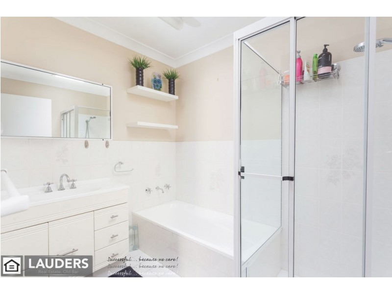 2/89 Old Bar Road, Old Bar NSW 2430