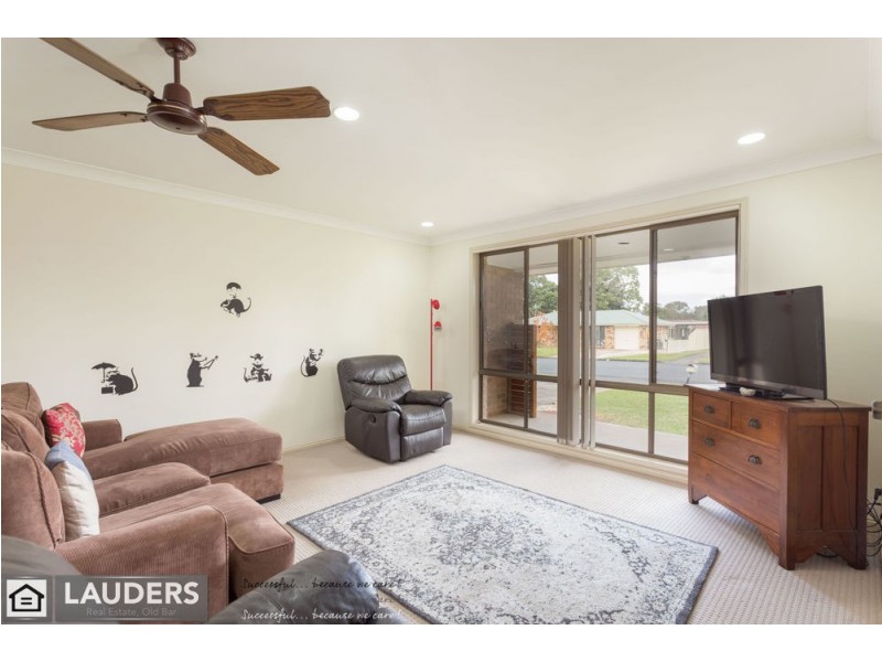 64 Waterman Street, Old Bar NSW 2430