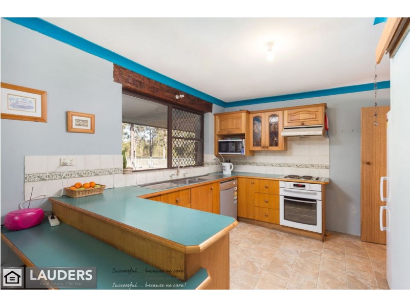604 Old Bar Road, Old Bar NSW 2430