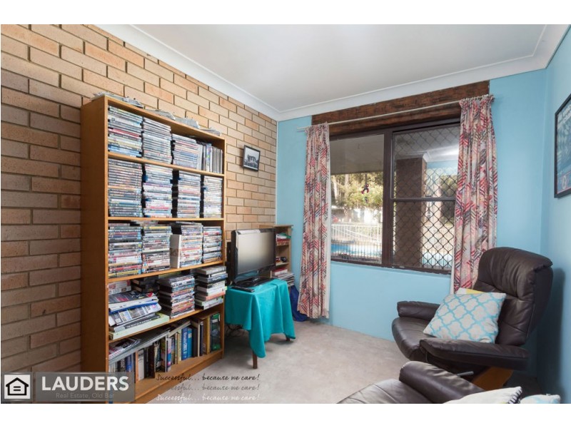 604 Old Bar Road, Old Bar NSW 2430