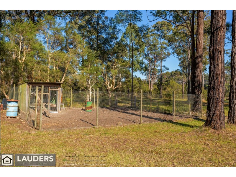 604 Old Bar Road, Old Bar NSW 2430