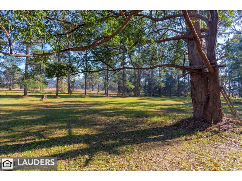 604 Old Bar Road, Old Bar NSW 2430