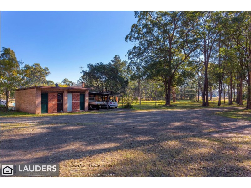 604 Old Bar Road, Old Bar NSW 2430