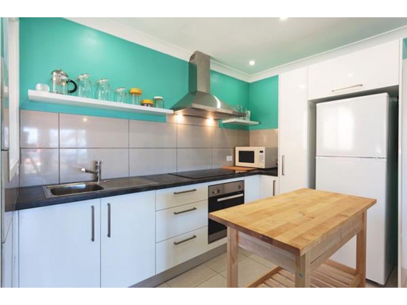 33 Pacific Parade, Old Bar NSW 2430