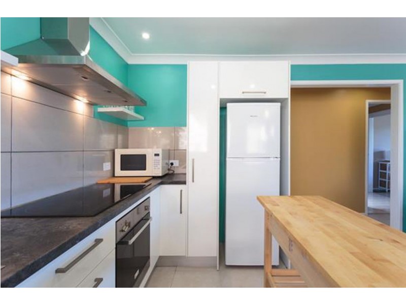 33 Pacific Parade, Old Bar NSW 2430