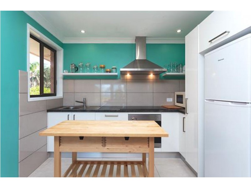 33 Pacific Parade, Old Bar NSW 2430
