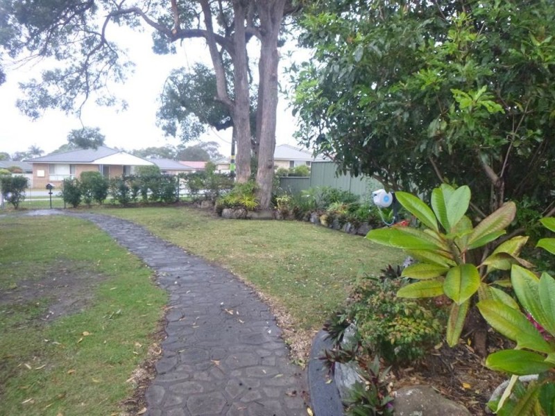 69 Old Bar Road, Old Bar NSW 2430
