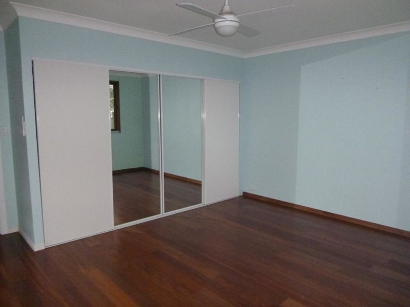 69 Old Bar Road, Old Bar NSW 2430