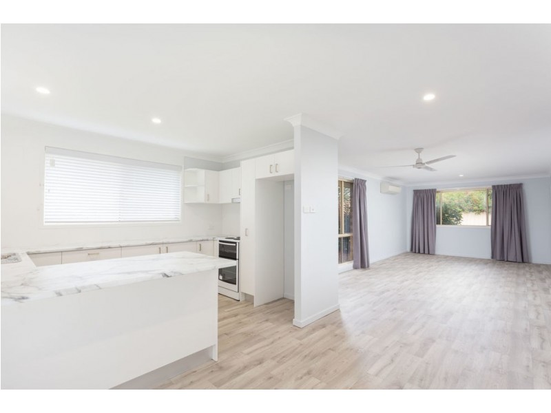 1/91 Old Bar Road, Old Bar NSW 2430