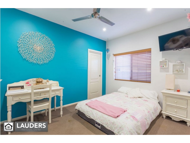38 Bluehaven Drive, Old Bar NSW 2430