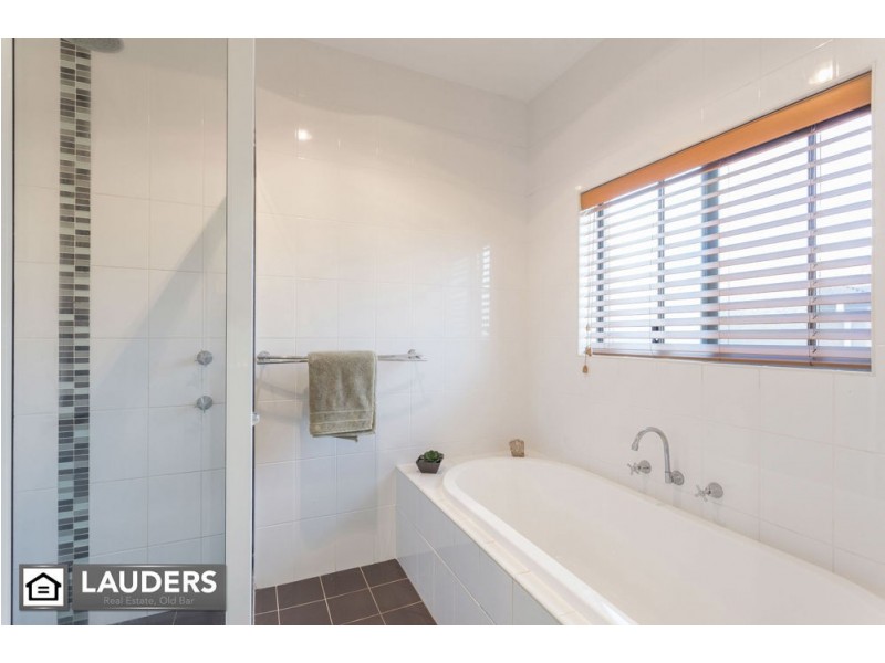 38 Bluehaven Drive, Old Bar NSW 2430