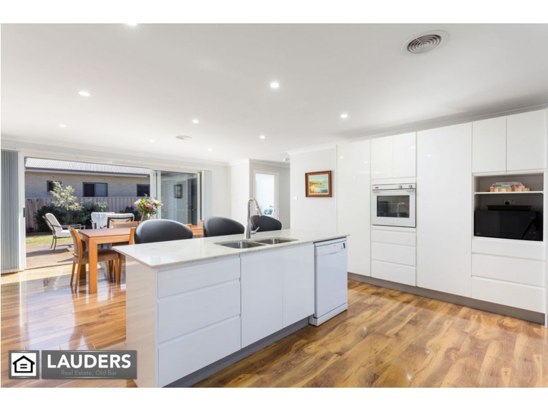 40 Bluehaven Drive, Old Bar NSW 2430