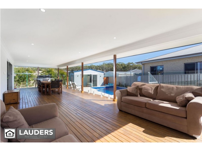 40 Bluehaven Drive, Old Bar NSW 2430