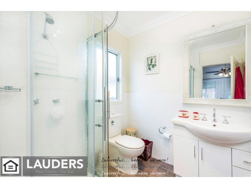 21 Farleigh Street, Old Bar NSW 2430