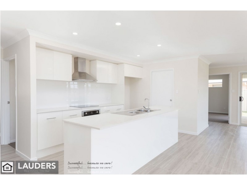 30 Bluehaven Drive, Old Bar NSW 2430