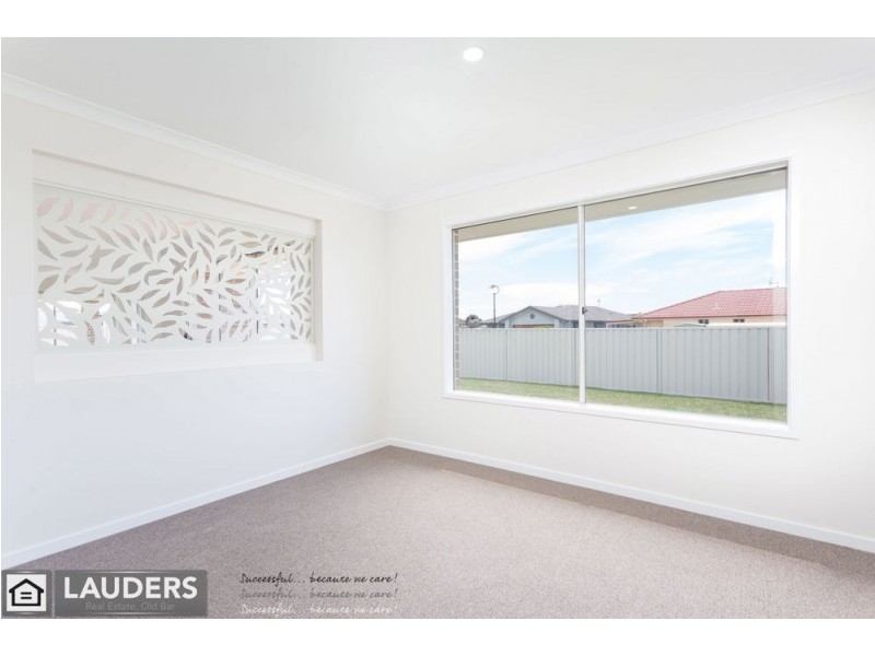 30 Bluehaven Drive, Old Bar NSW 2430