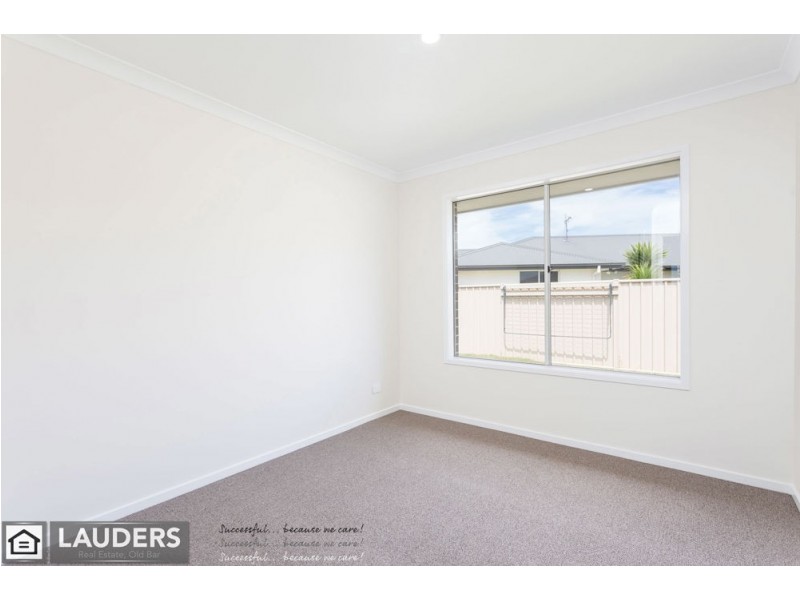 30 Bluehaven Drive, Old Bar NSW 2430