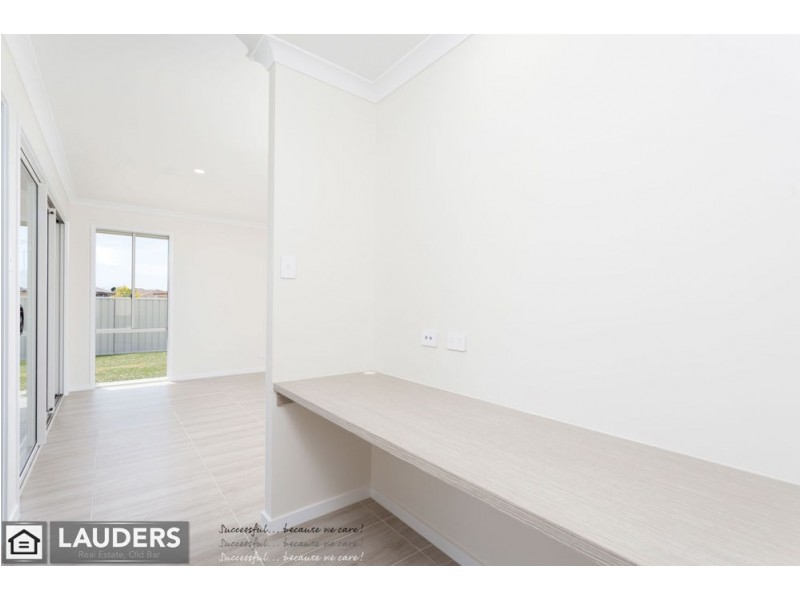 30 Bluehaven Drive, Old Bar NSW 2430