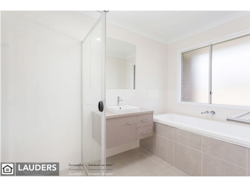 30 Bluehaven Drive, Old Bar NSW 2430