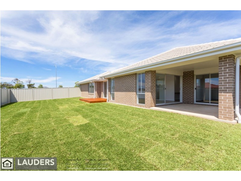 30 Bluehaven Drive, Old Bar NSW 2430