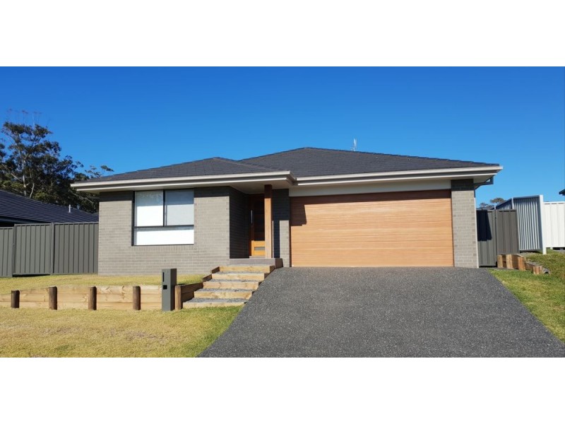 2A Howard Street, Wallabi Point NSW 2430