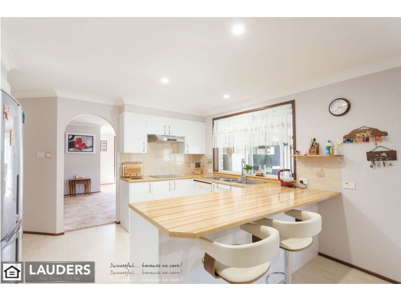 13 Casuarina Close, Old Bar NSW 2430